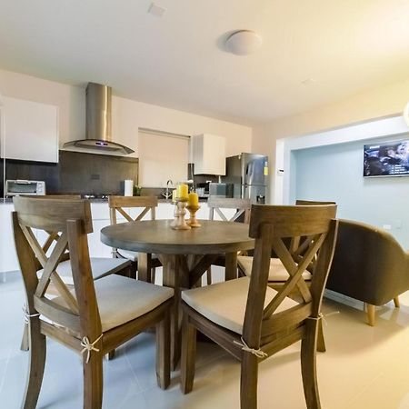 Koyari Modern Condos 9Br 7Ba Sleeps 26 W/ Pool And Roof Deck Palm Beach Luaran gambar