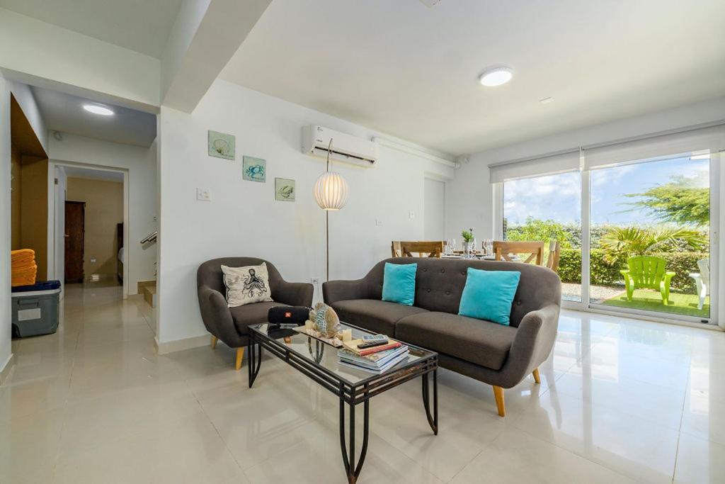 Koyari Modern Condos 9Br 7Ba Sleeps 26 W/ Pool And Roof Deck Palm Beach Luaran gambar