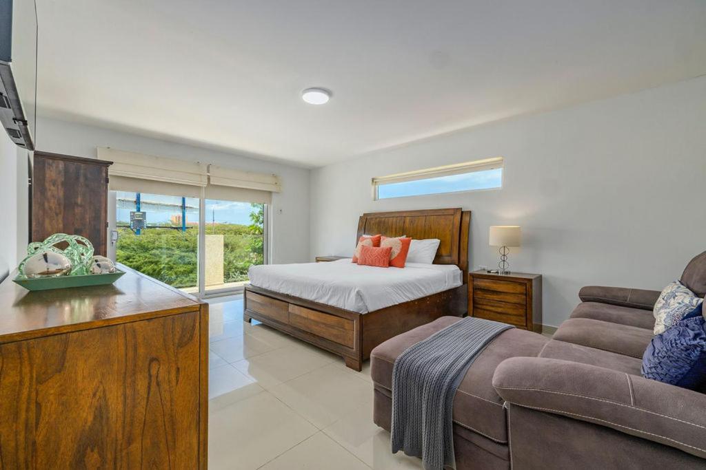 Koyari Modern Condos 9Br 7Ba Sleeps 26 W/ Pool And Roof Deck Palm Beach Luaran gambar