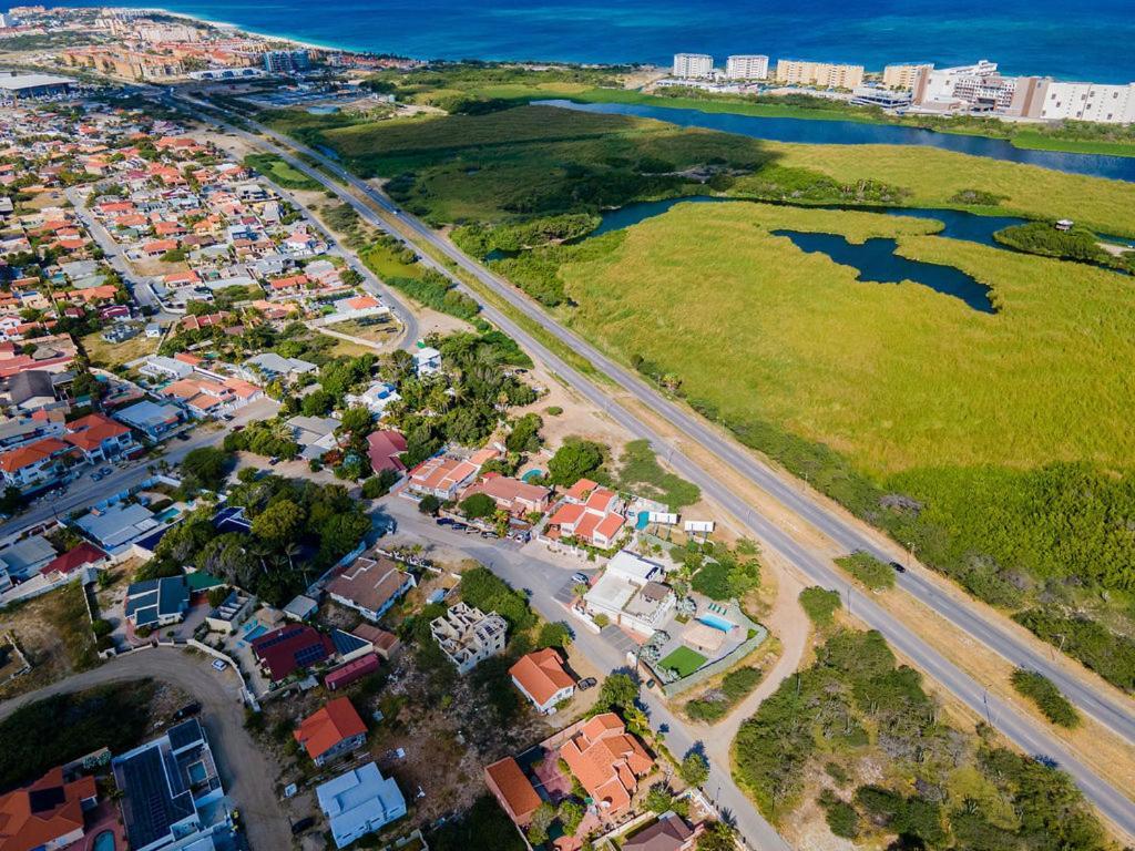 Koyari Modern Condos 9Br 7Ba Sleeps 26 W/ Pool And Roof Deck Palm Beach Luaran gambar