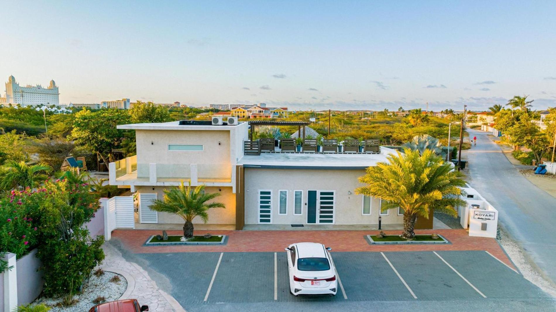 Koyari Modern Condos 9Br 7Ba Sleeps 26 W/ Pool And Roof Deck Palm Beach Luaran gambar