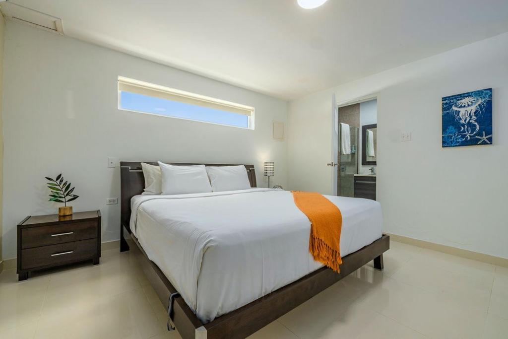 Koyari Modern Condos 9Br 7Ba Sleeps 26 W/ Pool And Roof Deck Palm Beach Luaran gambar