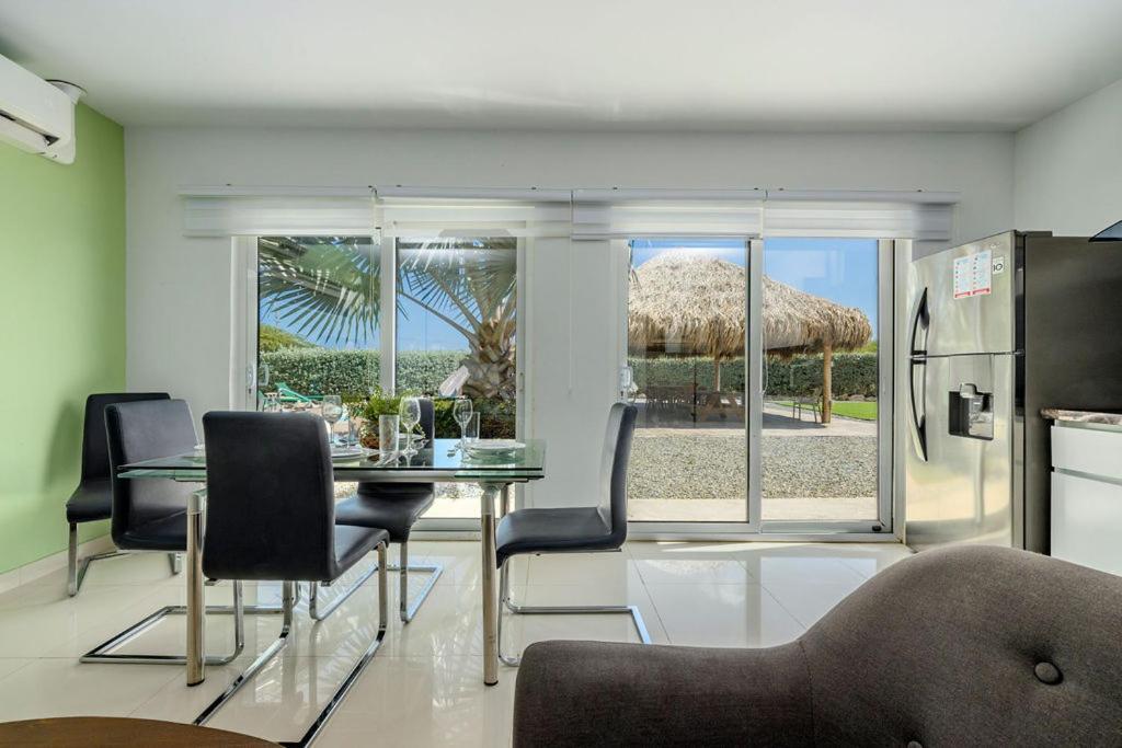 Koyari Modern Condos 9Br 7Ba Sleeps 26 W/ Pool And Roof Deck Palm Beach Luaran gambar