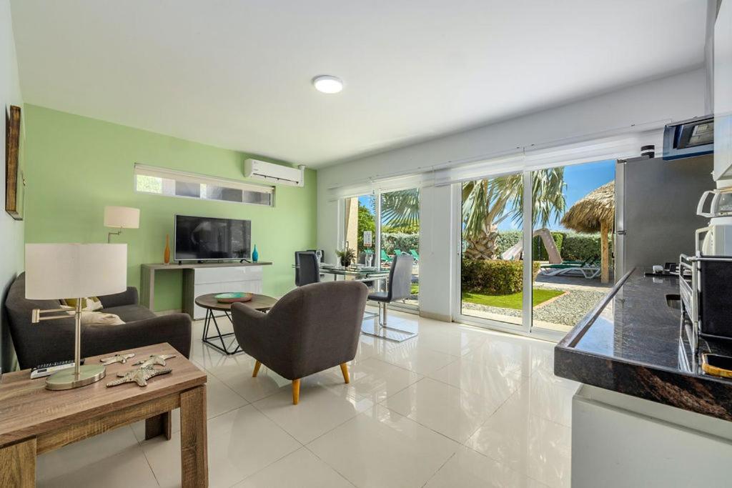 Koyari Modern Condos 9Br 7Ba Sleeps 26 W/ Pool And Roof Deck Palm Beach Luaran gambar