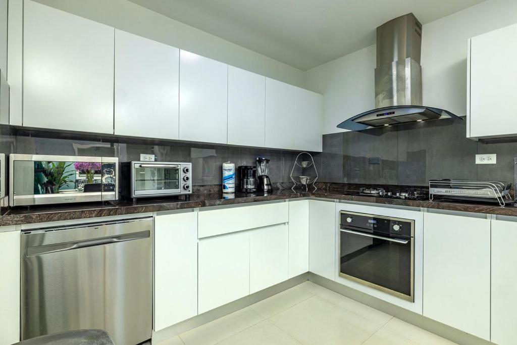 Koyari Modern Condos 9Br 7Ba Sleeps 26 W/ Pool And Roof Deck Palm Beach Luaran gambar