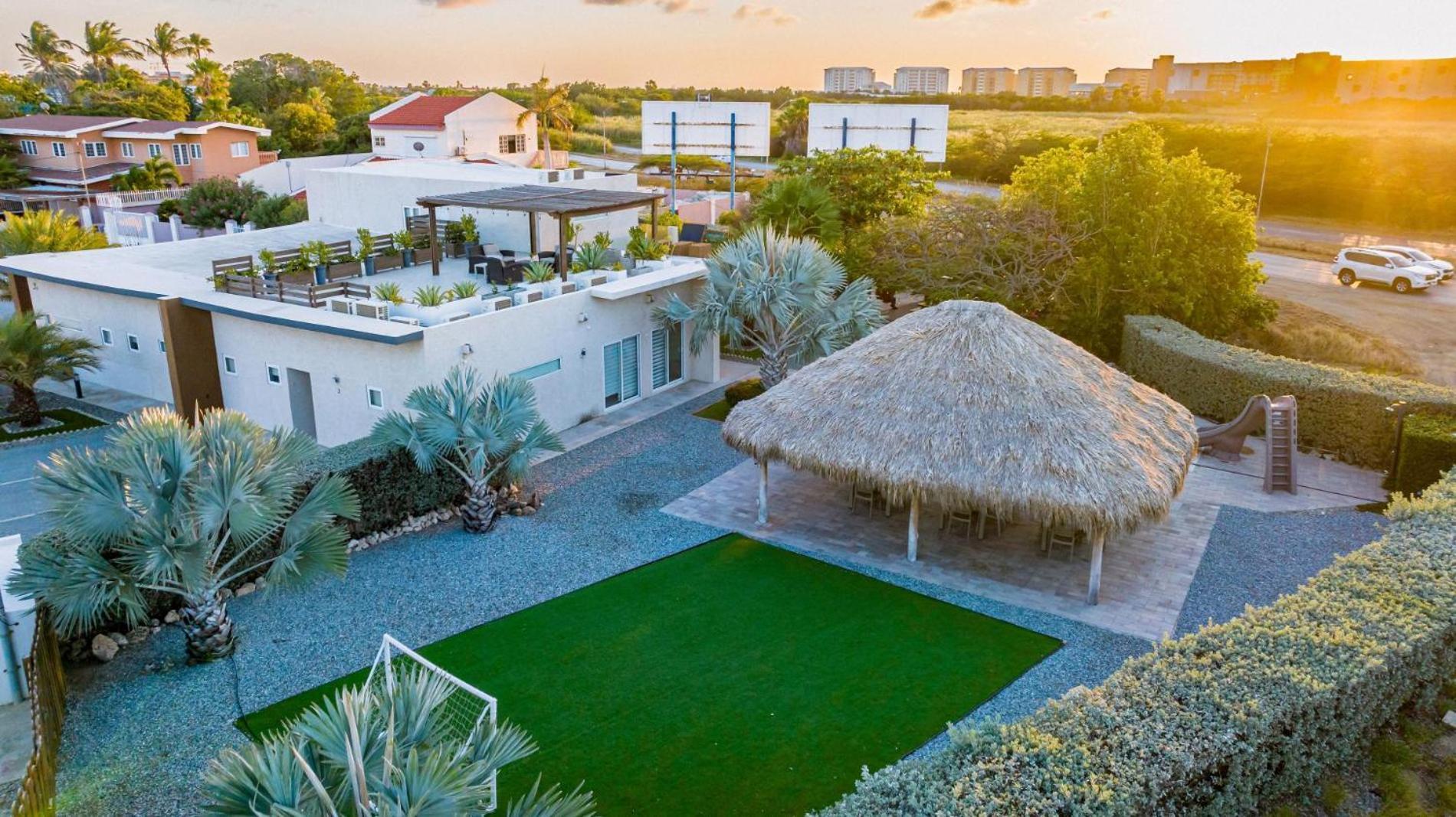 Koyari Modern Condos 9Br 7Ba Sleeps 26 W/ Pool And Roof Deck Palm Beach Luaran gambar
