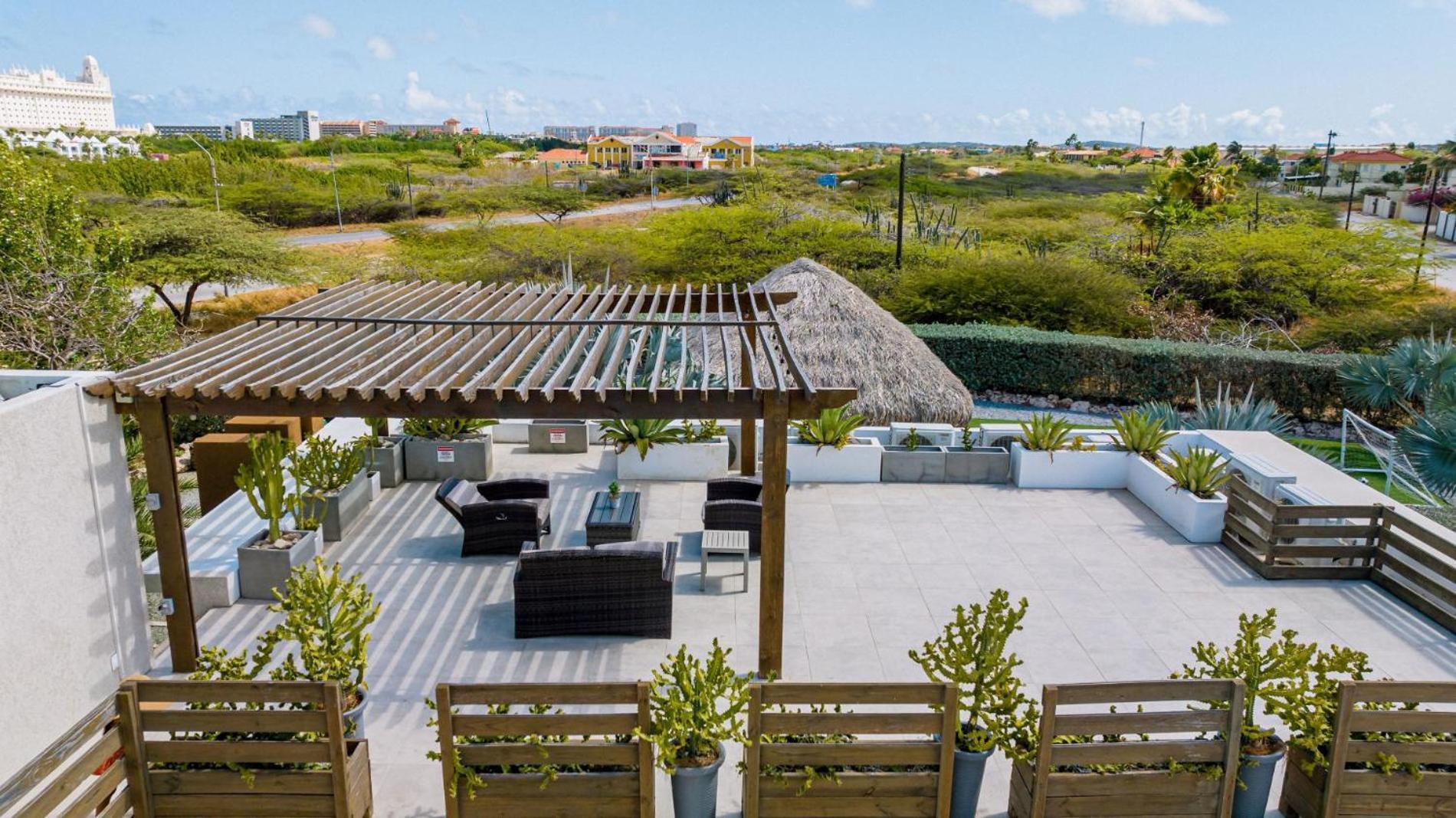 Koyari Modern Condos 9Br 7Ba Sleeps 26 W/ Pool And Roof Deck Palm Beach Luaran gambar