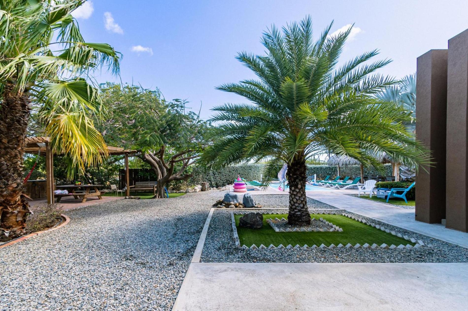 Koyari Modern Condos 9Br 7Ba Sleeps 26 W/ Pool And Roof Deck Palm Beach Luaran gambar